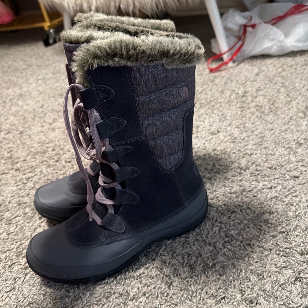 The North Face Women's Black and Gray Boots